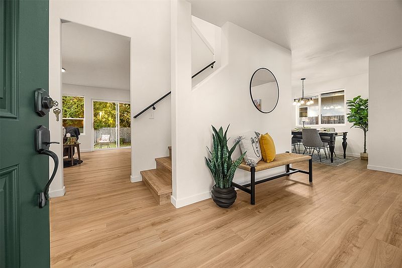 2nd image of 1008 96th Avenue SE