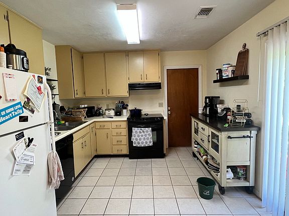 4th image of 3224 Hester Dr