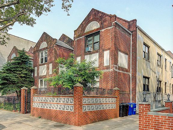 2nd image of 2254 35th St