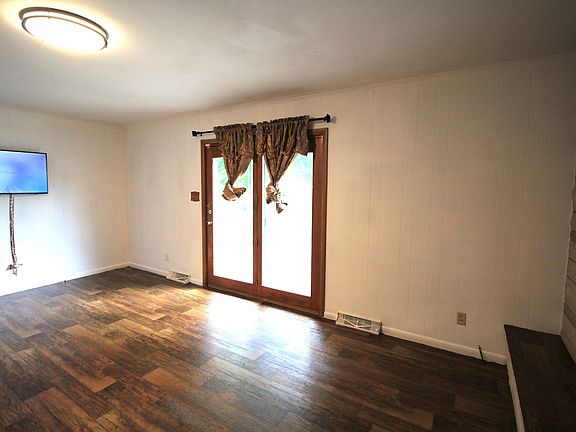 4th image of 801 Reda Rd