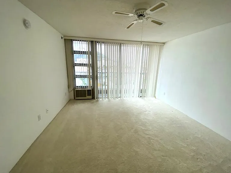 1448 Young St #1106 — Photo 3
