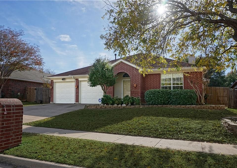 1st image of 102 Yosemite Dr
