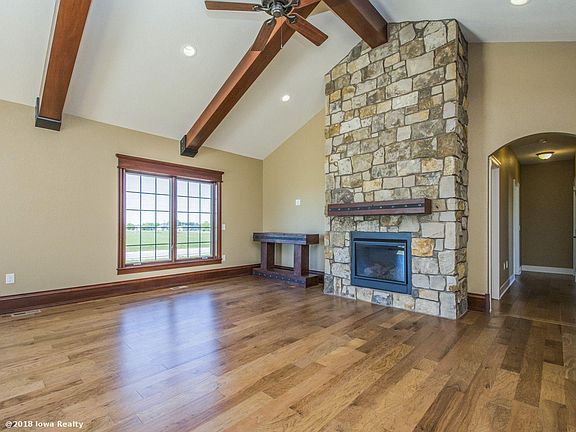 3rd image of 3521 Sunstone Ct SE