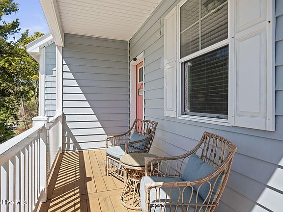 3rd image of 308 Live Oak Street