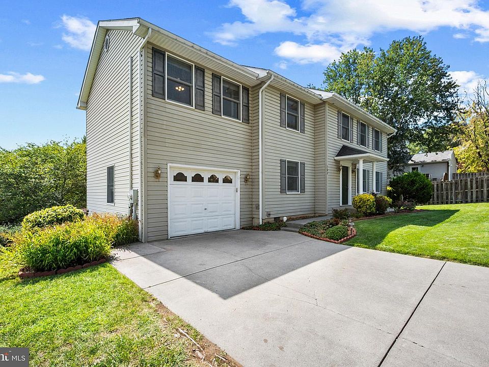 1st image of 102 Primrose Pl