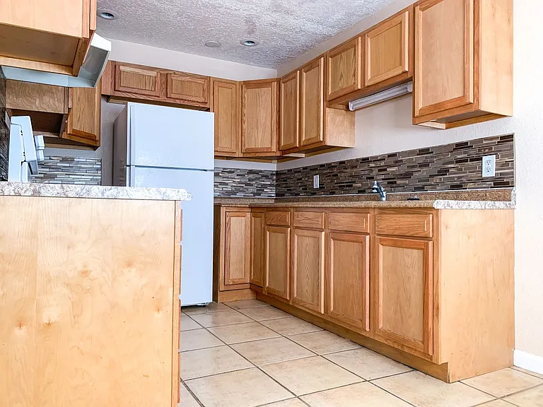 Desert Park Apartments — Photo 2