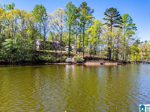 4th image of 832 Point South Dr