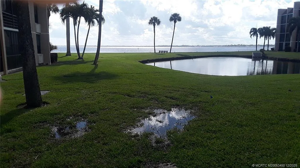 2 bed, 2.0 bath, 1102 sqft, $4,000 — Photo 2