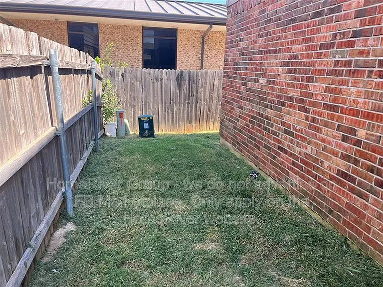 11139 SW 5th St — Photo 14