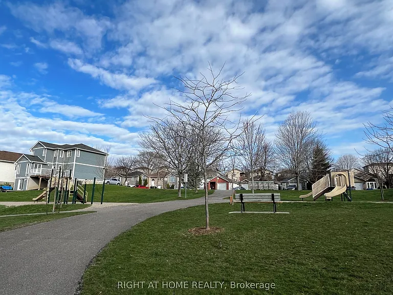 590 Arbour Cres — Photo 34