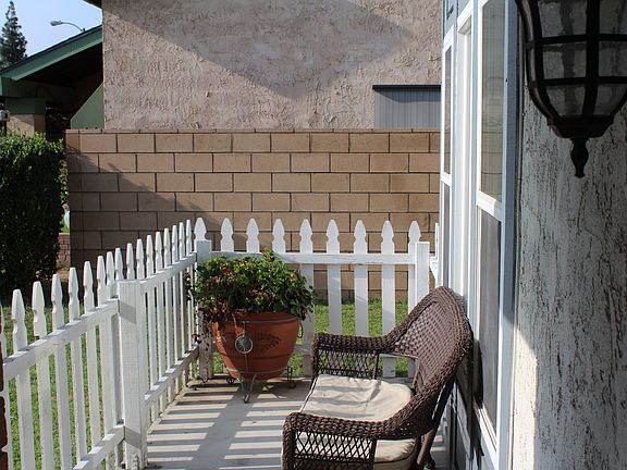 5th image of 2249 S Phoenix Ave