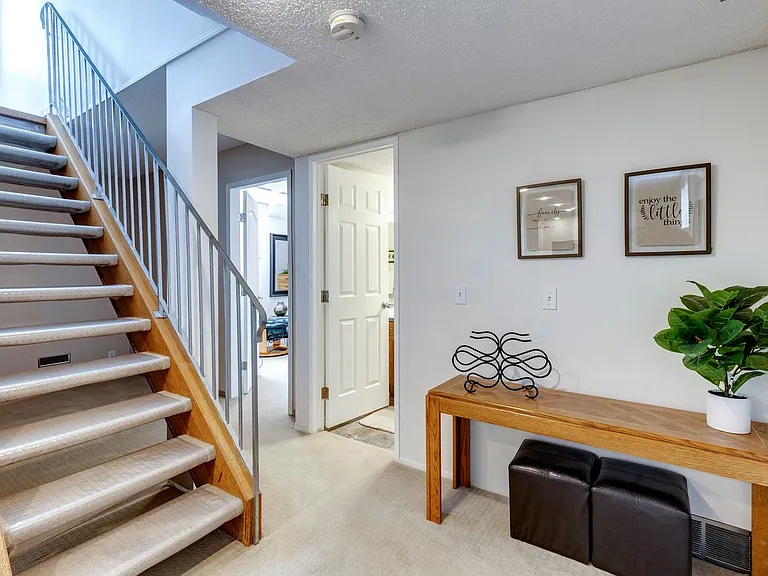 1035 Riverbend Dr SE #BASEMENT — Photo 3