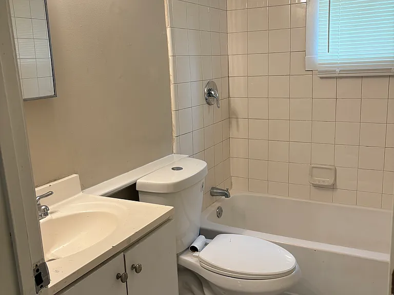 961 Lena St NW #A — Photo 25