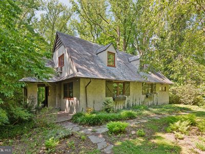 209 W Possum Hollow Rd, Rose Valley, PA, 19086