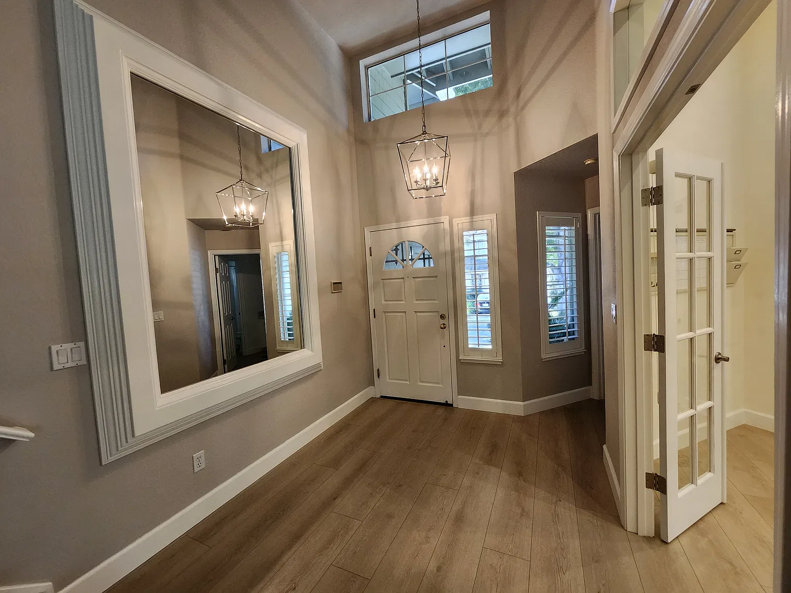 3 bed, 2195 sqft, $4,650 — Photo 3