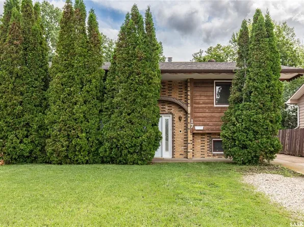 17 Blue Sage DRIVE, Moose Jaw, SK S6J 1A5