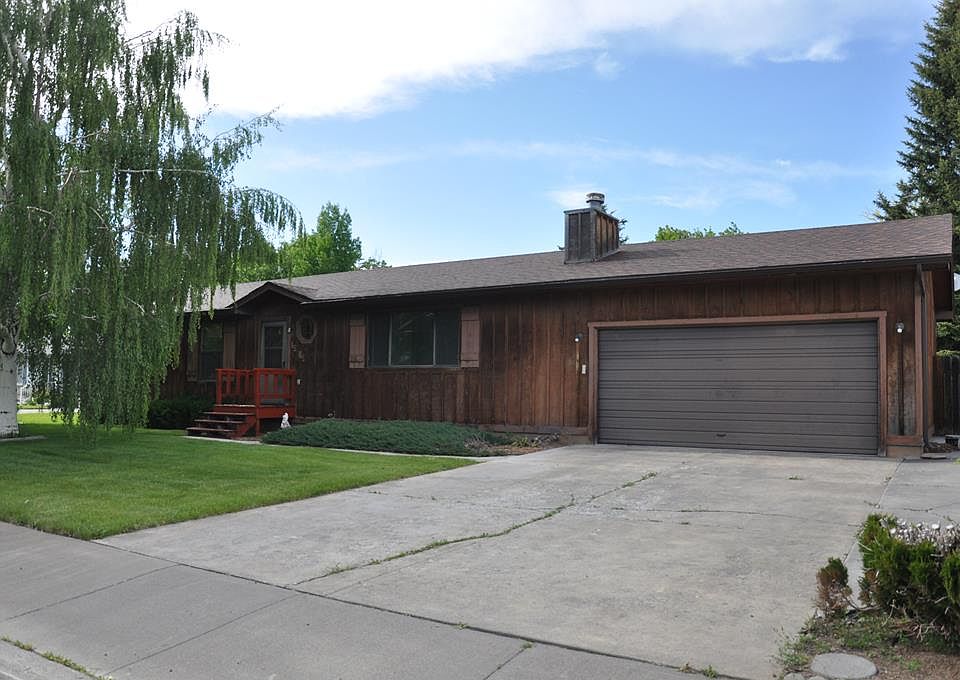1st image of 1565 Parkwood Cir
