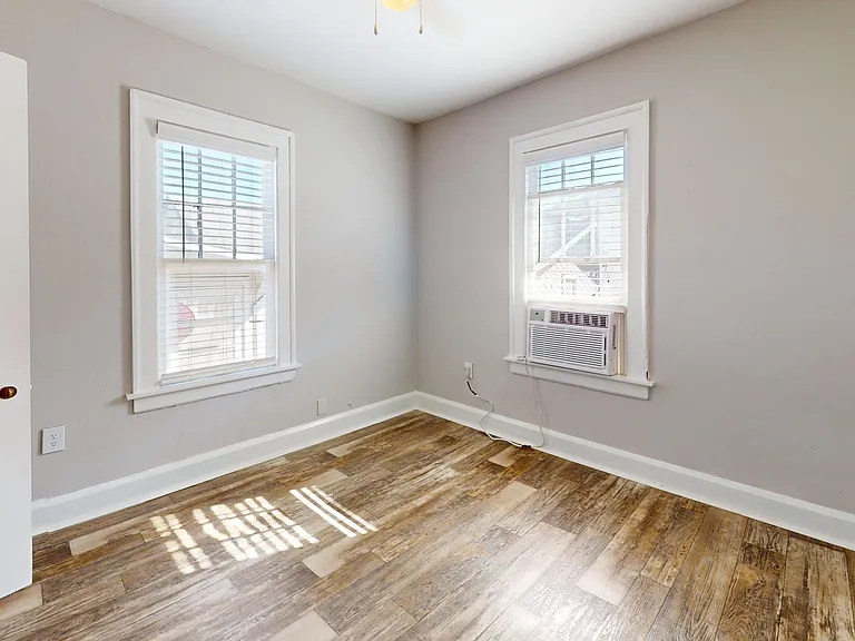 Venetian - Bedroom 2