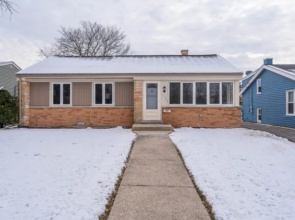1302 E Evergreen St, Wheaton, IL 60187