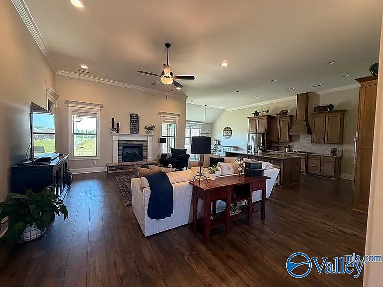 26316 Woodfield Dr — Photo 3