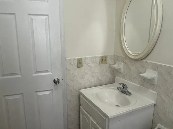 845 Blvd East image 19 of 19