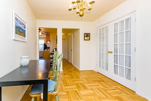 Sold by Re/Max In The City | media 4