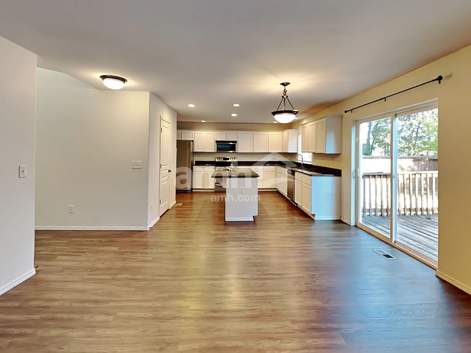 4 bed, 2.5 bath, 2502 sqft, $3,235 — Photo 4