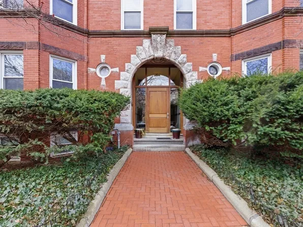 18 Centre St Unit 304, Cambridge, MA 02139