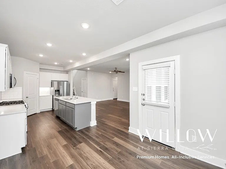 10518 Moon Valley Ln — Photo 4