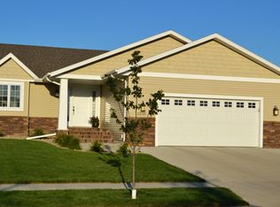 2210 Stone Gate Ct, Aberdeen, SD 57401