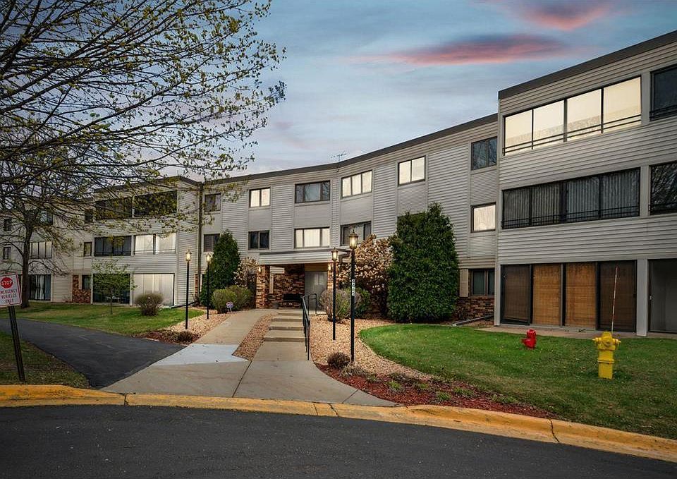 1st image of 4465 Trenton Ln N APT 211