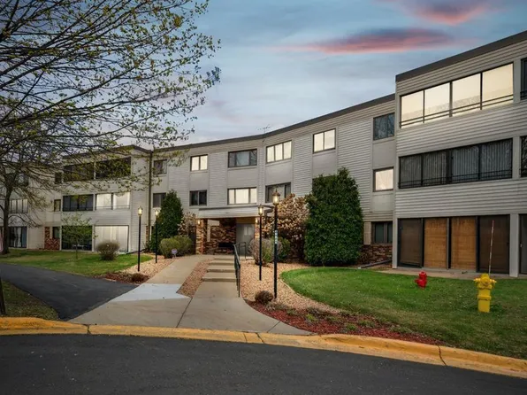 4465 Trenton Ln N APT 211, Plymouth, MN 55442