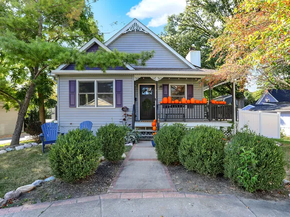 140 N 1st St, Zionsville, IN 46077