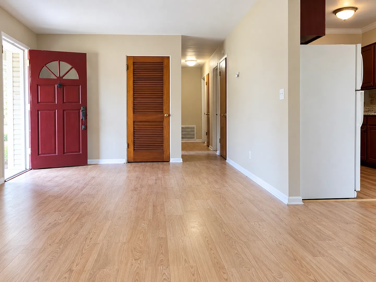 4 Bed 2 Bath Home | Pet Friendly | Washer Dryer Hook Ups & Central Air | Section 8 Welcome — Photo 2