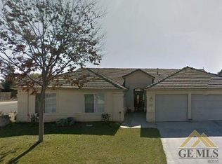 2077 W Nancy Ave, Porterville, CA 93257