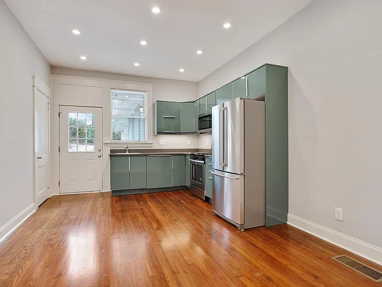 1161 Monroe Dr NE #A — Photo 2