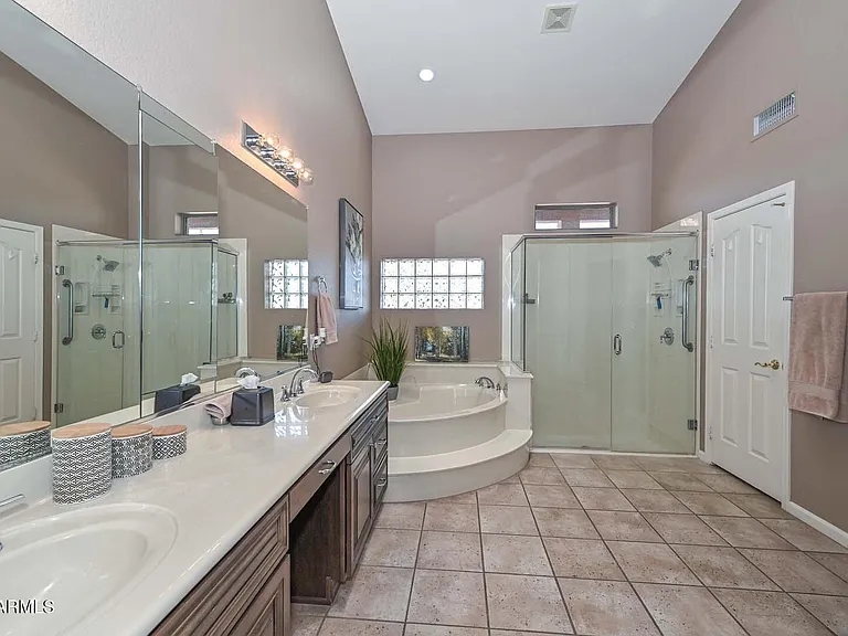 3171 N Palmer Dr — Photo 24