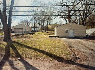 3816 Denton Rd, Kansas City, MO 64133