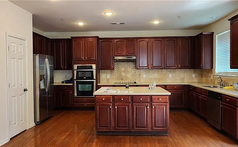 479 Briarfield Xing — Photo 8