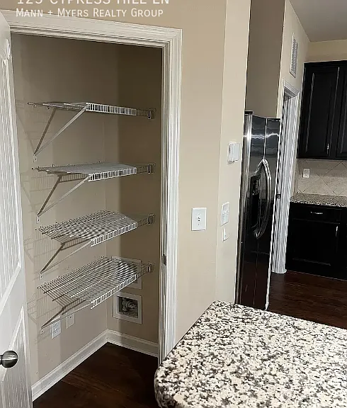 123 Cypress Hill Ln — Photo 18