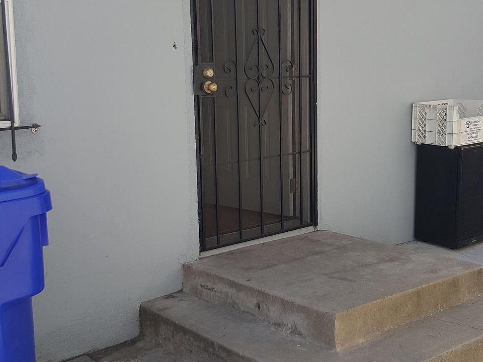 Entry to unit in back