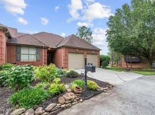 108 Park Meade Dr, Oak Ridge, TN 37830