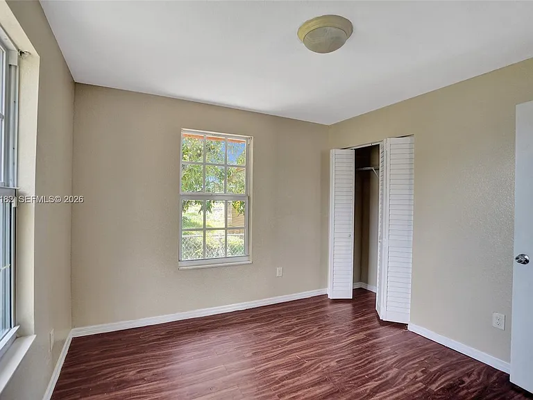 727 22nd St #B — Photo 10