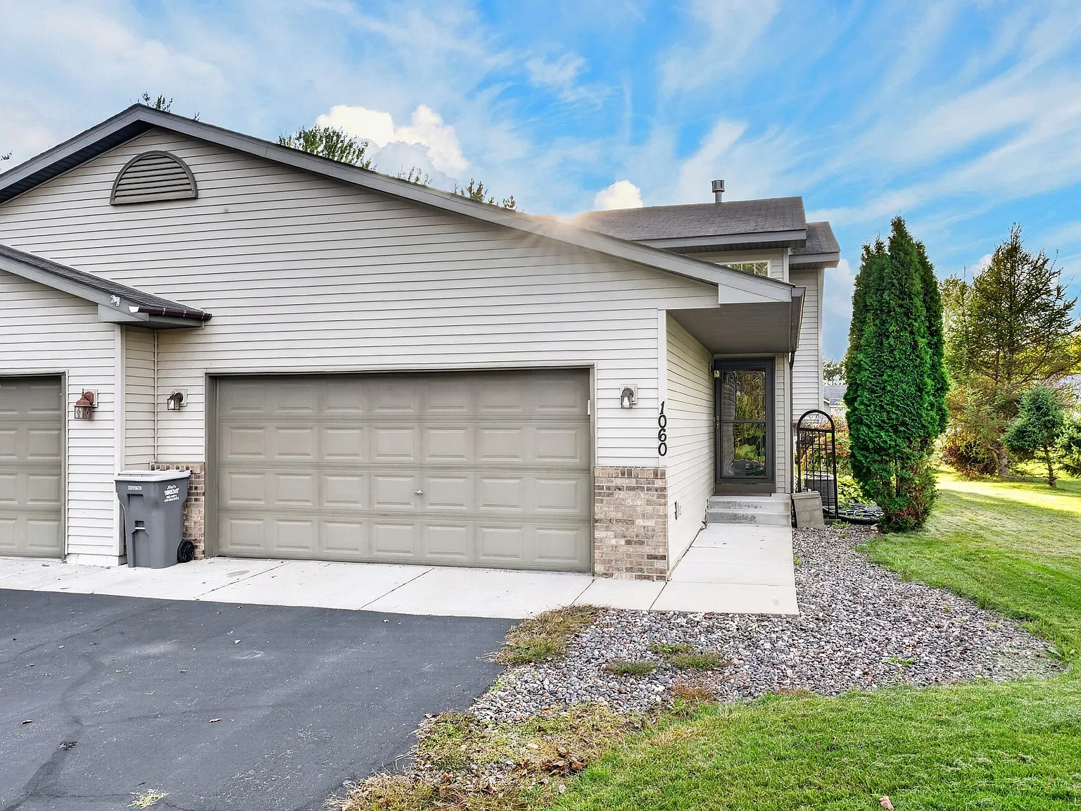 3 bed, 1530 sqft, $2,300 — Photo 3