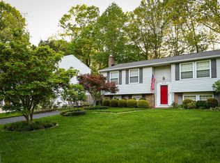 8110 Winter Blue Ct, Springfield, VA 22153