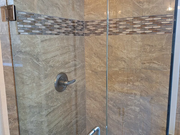 403 Colony Dr — Photo 8