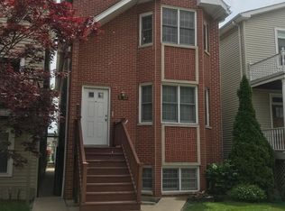 3247 N Leavitt St #2, Chicago, IL 60618