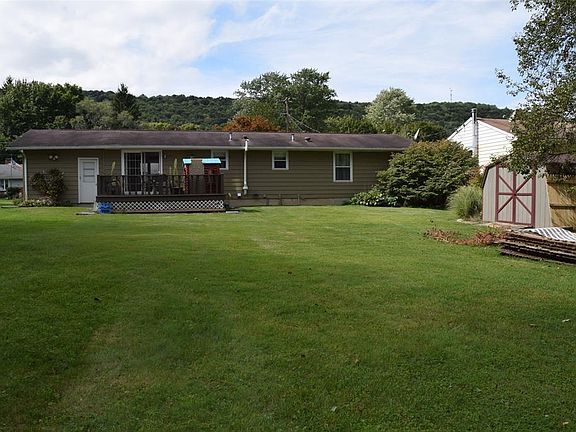 5th image of 25 Belair Dr