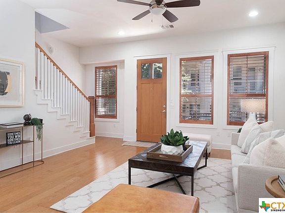 4th image of 2520 Bluebonnet Ln Unit 43