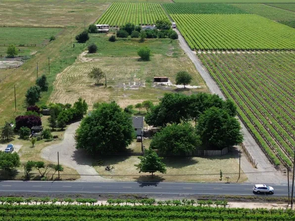5206 E Jahant Rd, Acampo, CA 95220